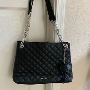 black shoulder bag